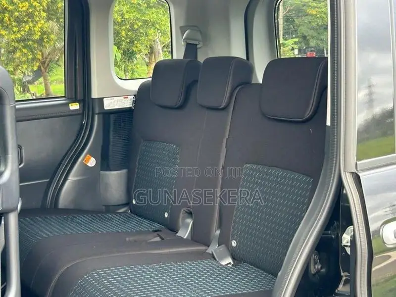 Toyota Roomy Custom GT Turbo 2025