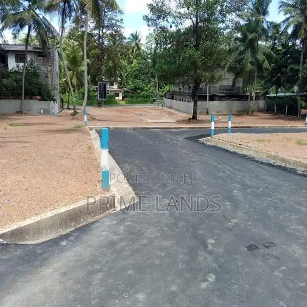 කඩවත වෑබඩ නුවරපාරට විනාඩි 5යි