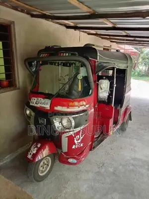 Bajaj RE 2015