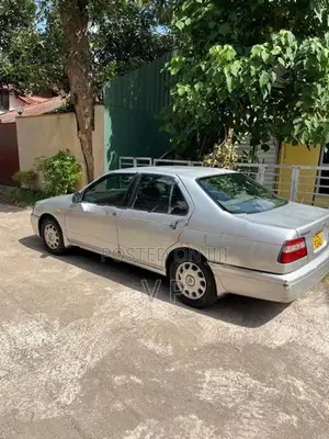 Nissan Bluebird 2000
