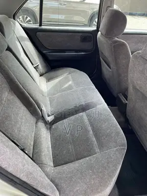Nissan Bluebird 2000