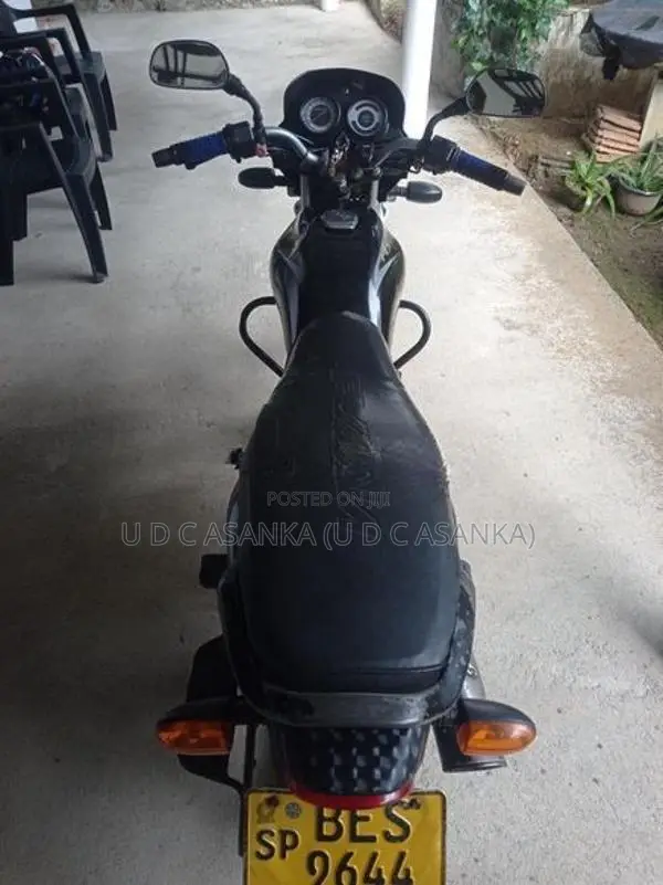Bajaj Platina 2016