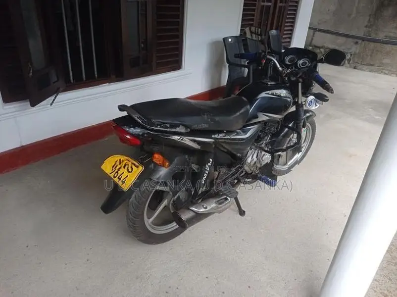 Bajaj Platina 2016