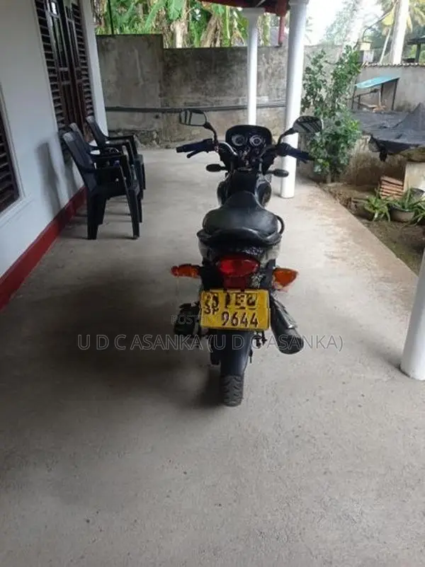 Bajaj Platina 2016