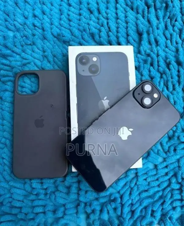 Apple iPhone 13 (Used)
