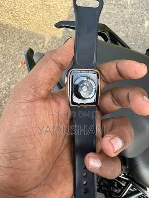 Apple Watch Series 5 (Used)