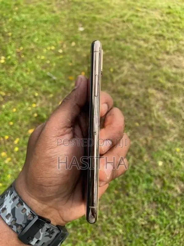 Apple iPhone XS (Used)