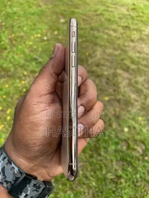 Apple iPhone XS (Used)