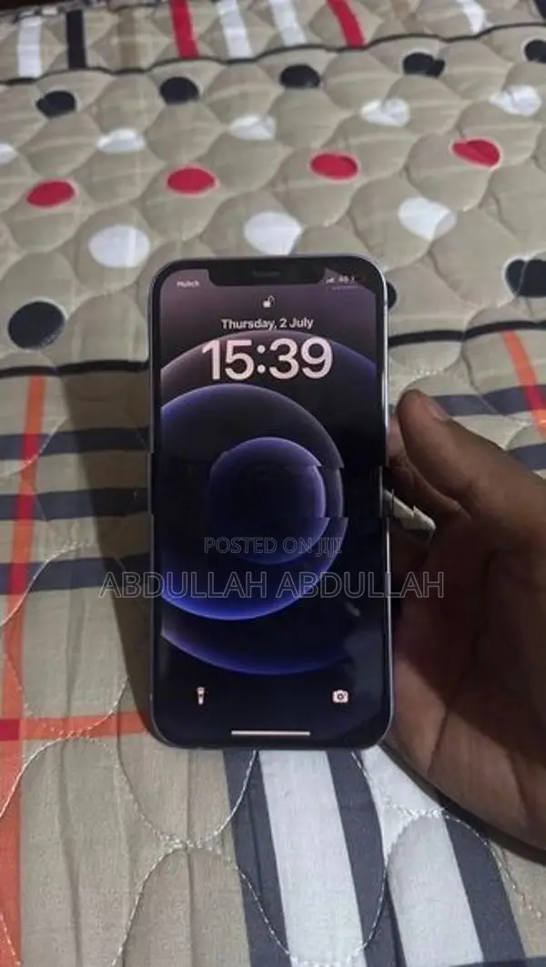 Apple iPhone 12 (Used)