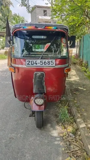 Bajaj RE 2000