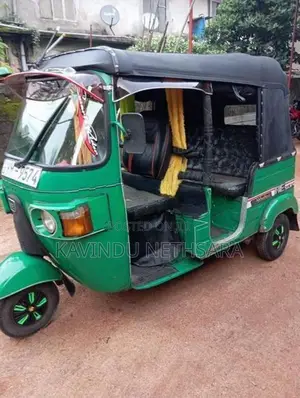 Bajaj RE 2011