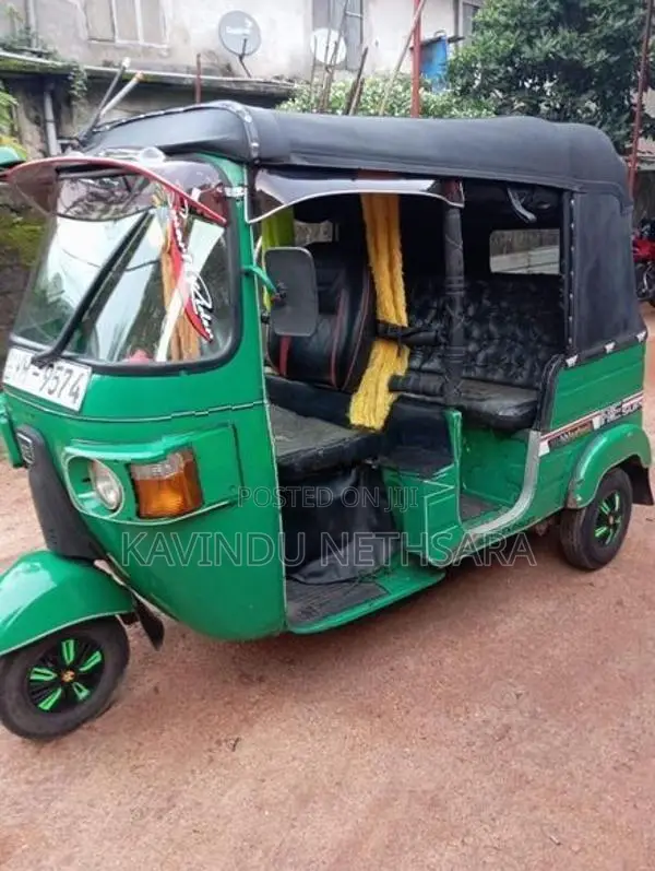 Bajaj RE 2011