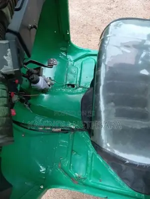 Bajaj RE 2011