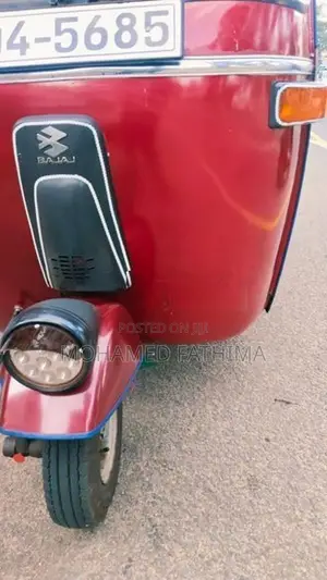 Bajaj RE 2000