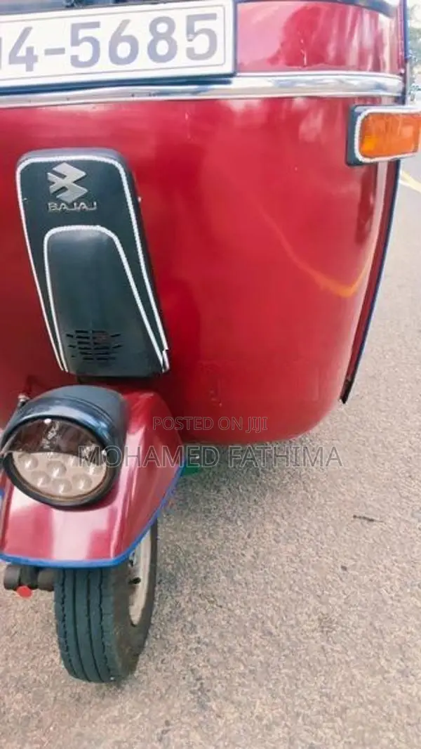Bajaj RE 2000