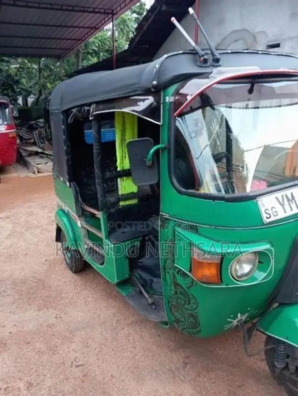 Bajaj RE 2011