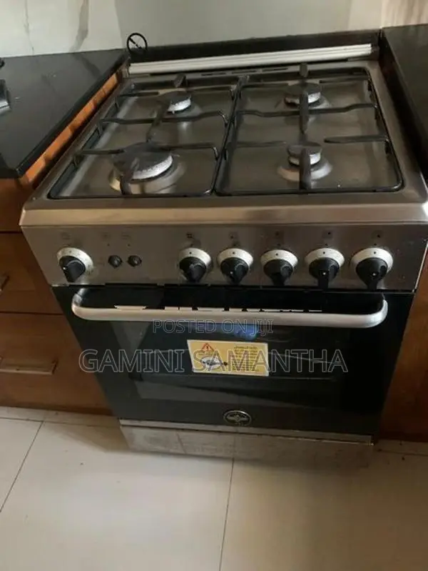 Four Burner Gas Stove with Inbuilt Oven