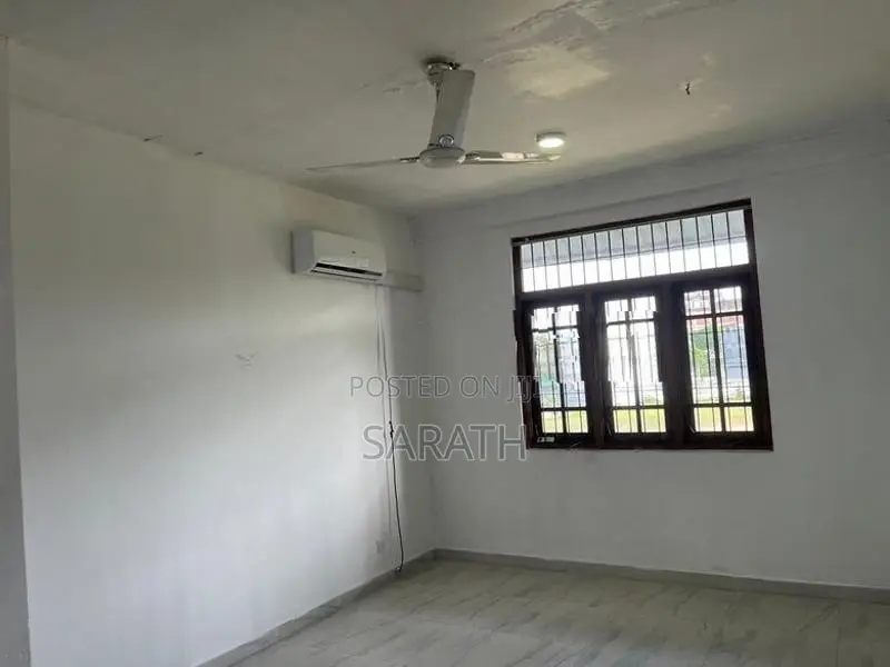 Spacious 4-Bedroom Home for Rent in Nawinna