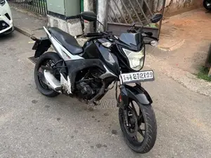 Honda CB Hornet 160 2016