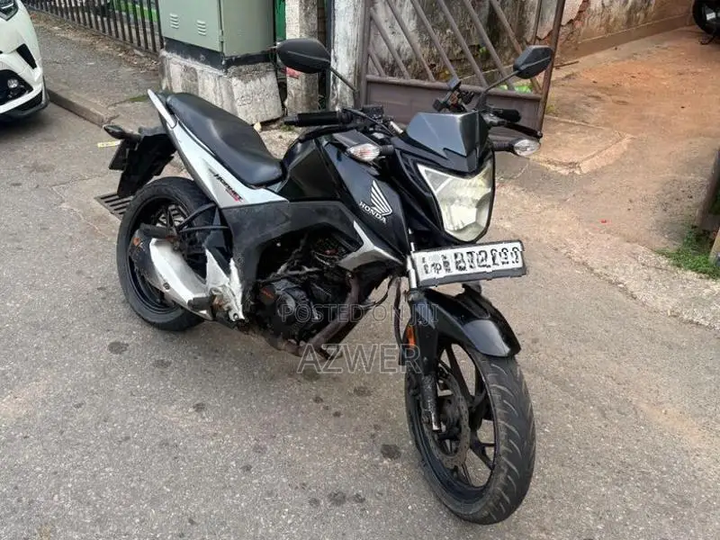 Honda CB Hornet 160 2016