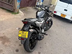 Honda CB Hornet 160 2016