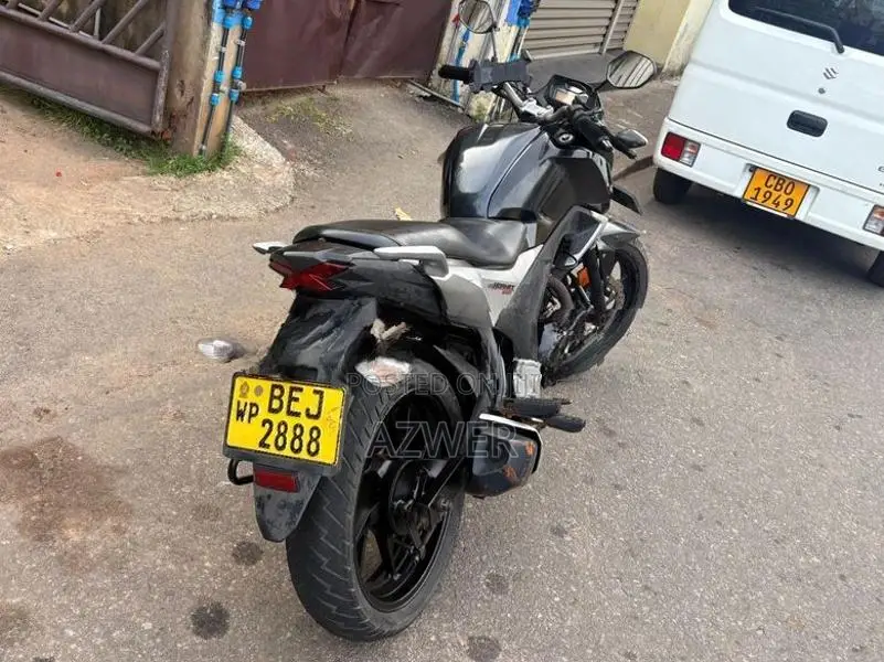 Honda CB Hornet 160 2016