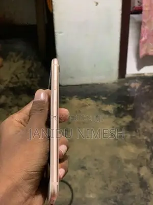 Apple iPhone 8 (Used)