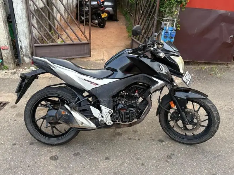 Honda CB Hornet 160 2016