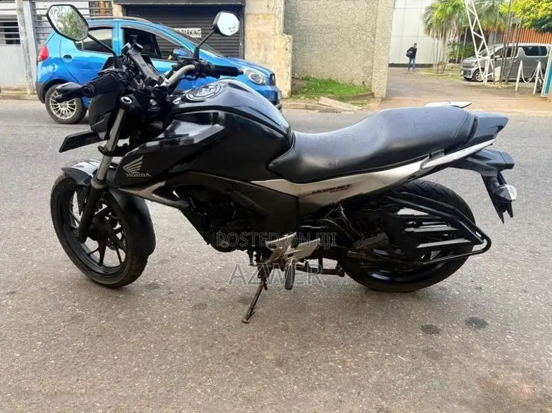 Honda CB Hornet 160 2016