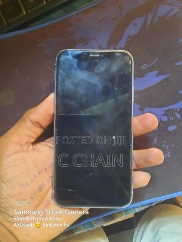 Apple iPhone 11 (Used)