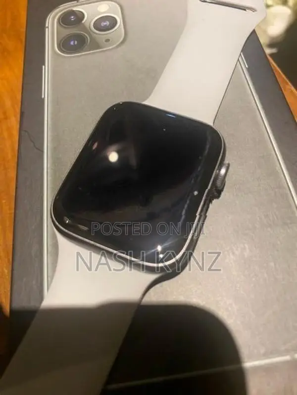 Apple Series 5 (Used)