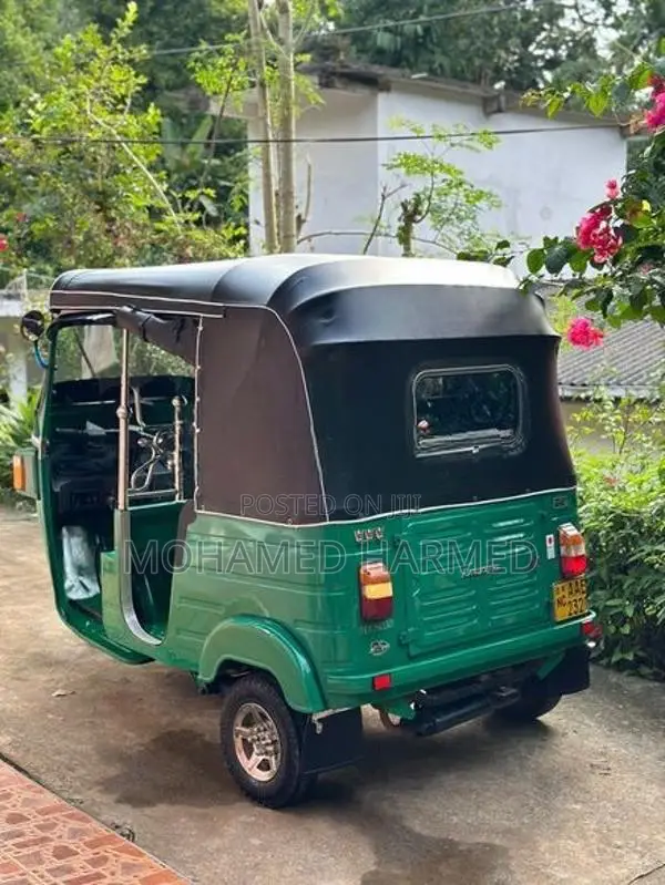 Bajaj RE 2012