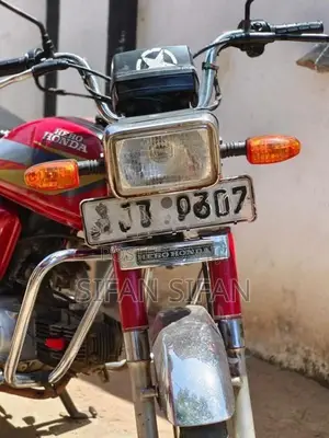 Hero CD 100 2003
