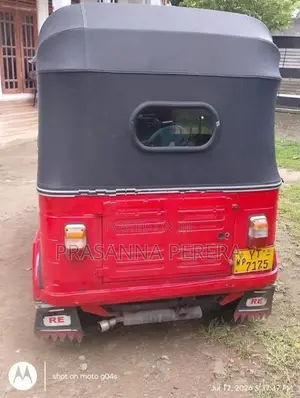 Bajaj RE 2011