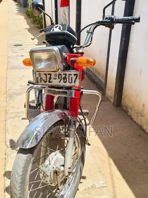 Hero CD 100 2003