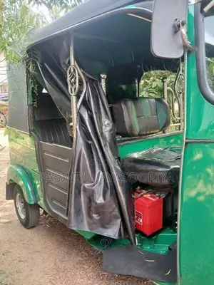 Bajaj RE 2010