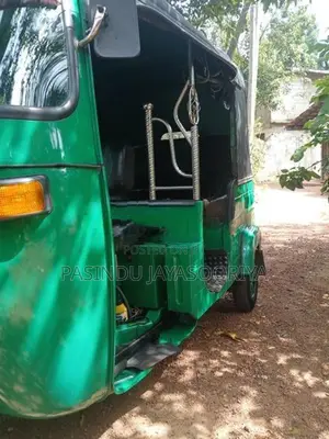 Bajaj RE 2010