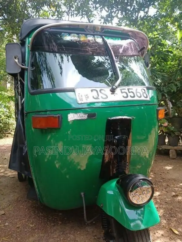 Bajaj RE 2010