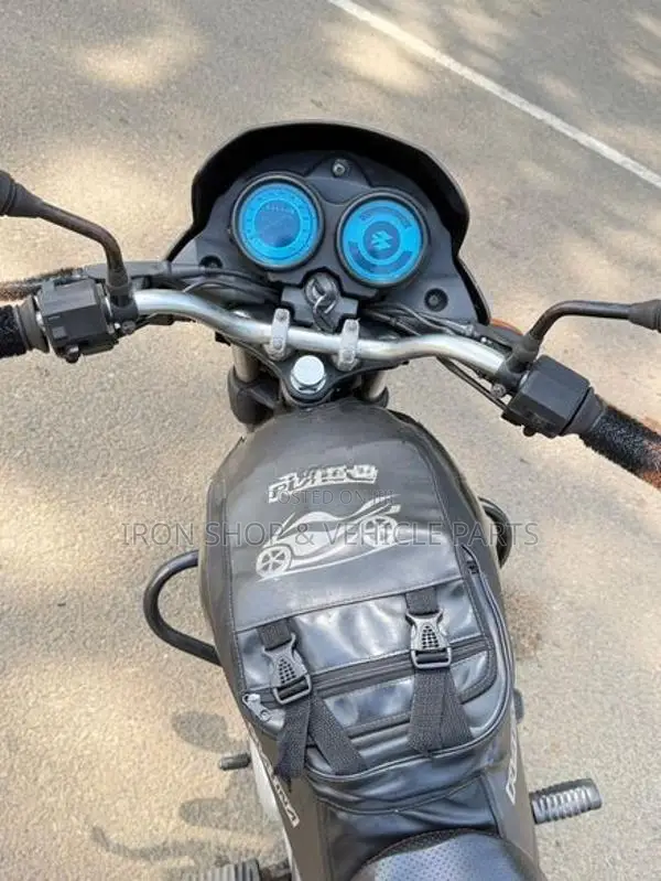 Bajaj Platina 100 2016