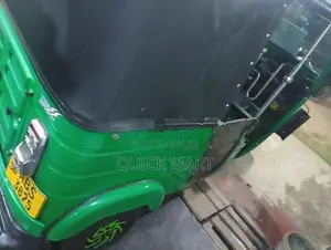 Bajaj RE 2019