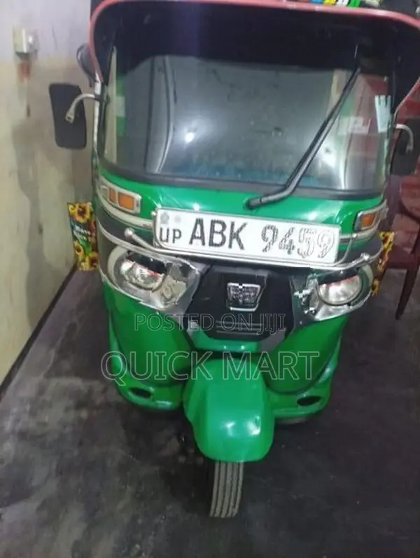 Bajaj RE 2018