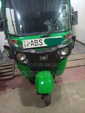 Bajaj RE 2019