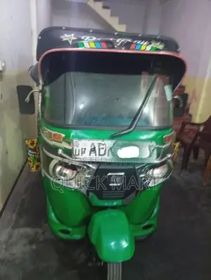 Bajaj RE 2018