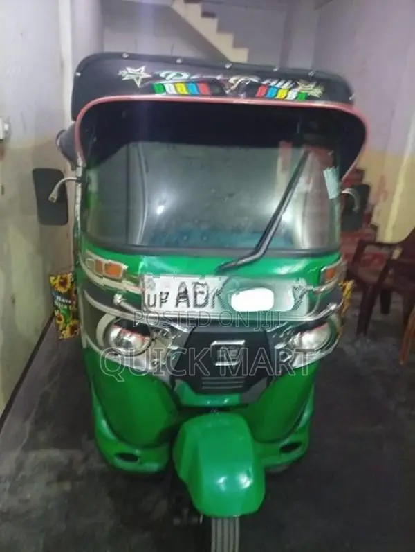 Bajaj RE 2018