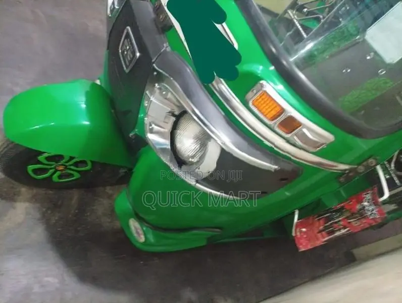 Bajaj RE 2020