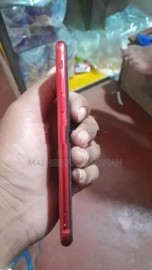 Apple iPhone SE 2 (Used)