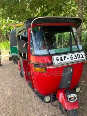Bajaj RE 2000