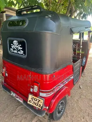 Bajaj RE 2000
