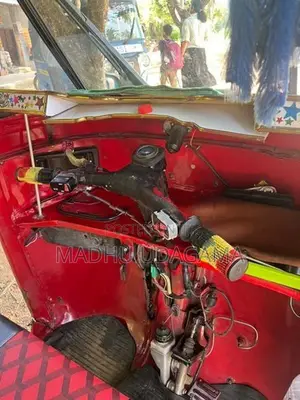 Bajaj RE 2000