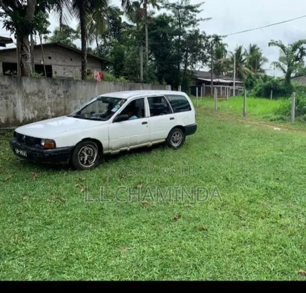 Nissan AD Wagon 1992